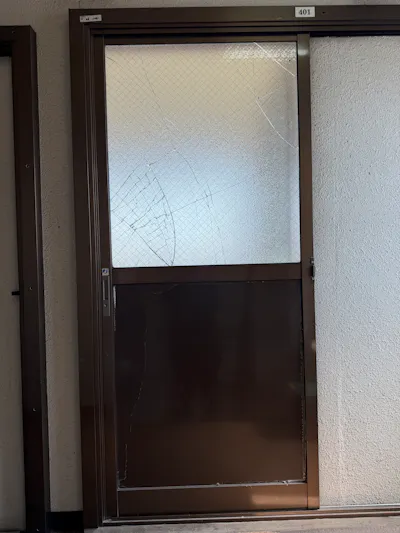 玄関引き戸ガラス交換（大正区）