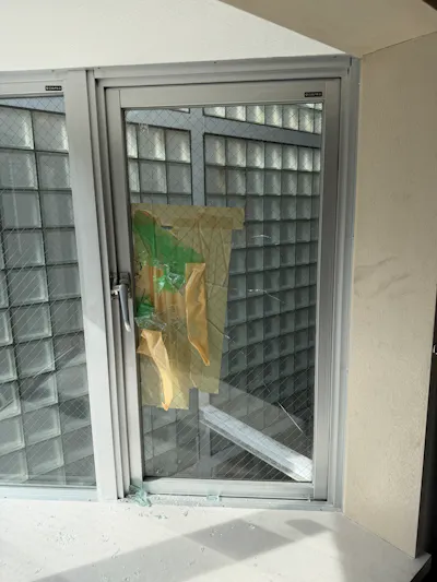 滑り出し窓ガラス交換（大阪市平野区）